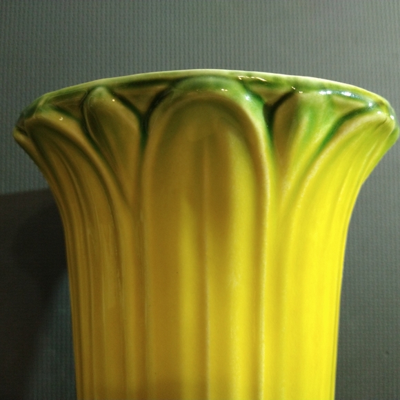 Hull Art Vintage Mid Century Hull Pottery Vase 175h Poshmark